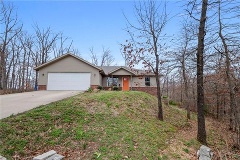 Photo of 3 Penryn Lane, Bella Vista, AR 72715 (MLS # 1336797)