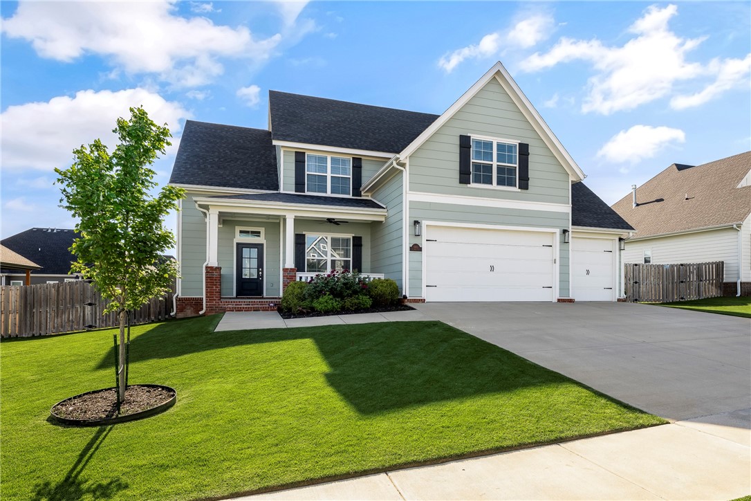 Welcome to this beautifully maintained home in the desirable Crescent View Subdivision centrally located near all that NWA has to offer. From shopping and dining to parks and schools, everything is just minutes away.
Enjoy an expansive two-story living room—one of the only homes in the neighborhood with this feature plus a second-story catwalk that adds openness and style. Natural light fills the home, creating a bright and welcoming atmosphere.
The layout offers a seamless flow ideal for everyday living or entertaining.
Outside, the fully fenced backyard is complete with a sprinkler system (installed 2022). Both front and back yards have been sand leveled, seeded, and top-dressed for easy maintenance and a lush appearance. A trampoline is included, and newly added rock flowerbeds with hydrangeas and boxwoods add charm to the outdoor space.
This move-in-ready home stands out for its thoughtful updates, inviting layout, and prime location in one of Rogers’ most sought-after neighborhoods.