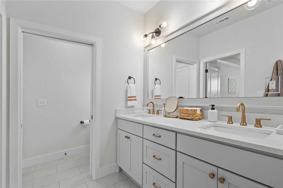 The Courtyards at Owl Creek - Residential