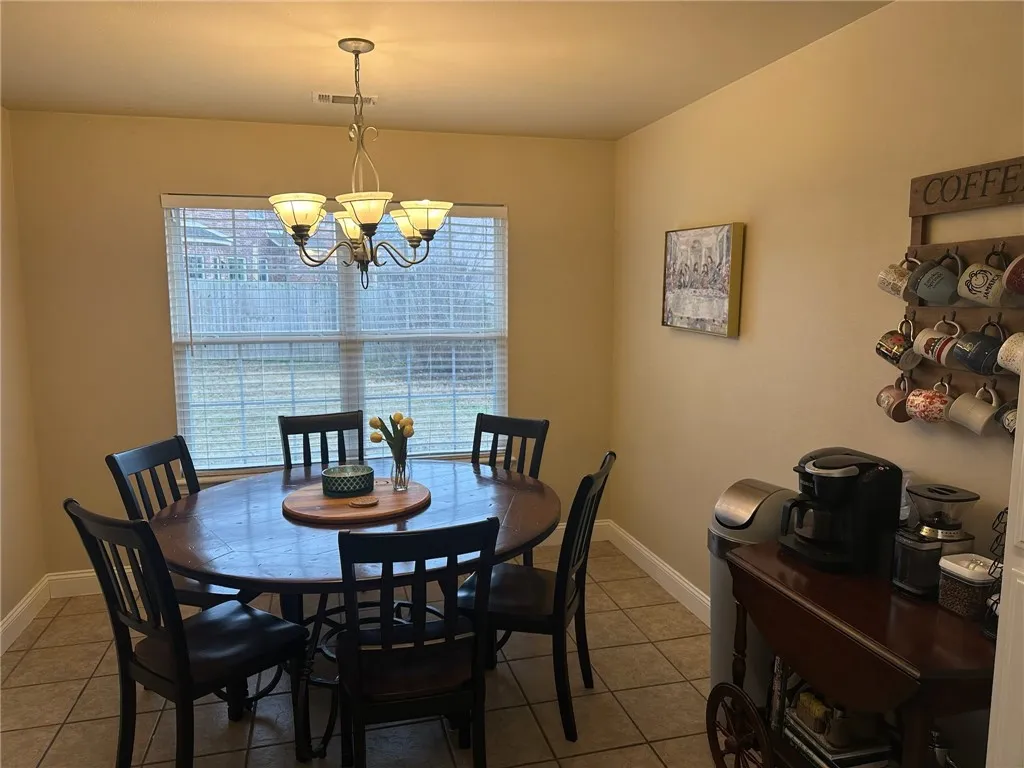 Rogers, Arkansas 72758, United States, 3 Bedrooms Bedrooms, ,2 BathroomsBathrooms,Residential,Pending,21950