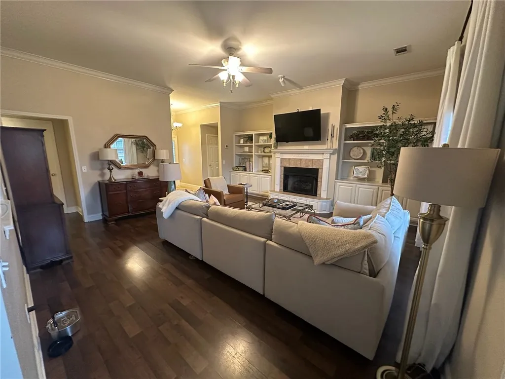 Rogers, Arkansas 72758, United States, 3 Bedrooms Bedrooms, ,2 BathroomsBathrooms,Residential,Pending,21950