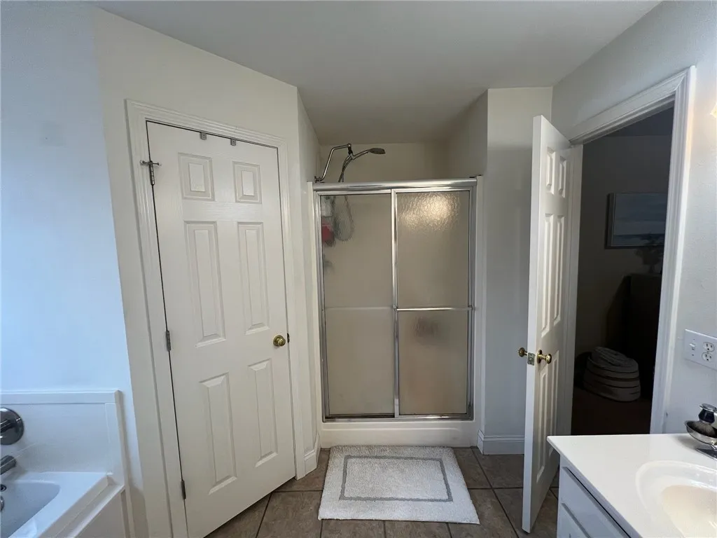 Rogers, Arkansas 72758, United States, 3 Bedrooms Bedrooms, ,2 BathroomsBathrooms,Residential,Pending,21950