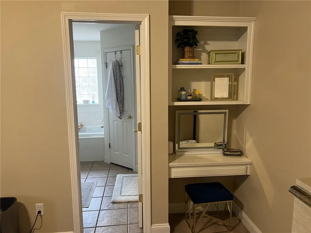 Rogers, Arkansas 72758, United States, 3 Bedrooms Bedrooms, ,2 BathroomsBathrooms,Residential,Pending,21950