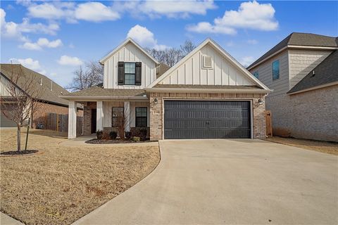 Photo of 2190 N Woodlark Lane, Fayetteville, AR 72704 (MLS # 1334173)