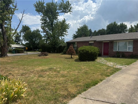 Photo of 708 N 12th Place, Rogers, AR 72756 (MLS # 1357488)