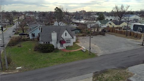 Photo of 121 N 7th Street, Rogers, AR 72756 (MLS # 1338574)