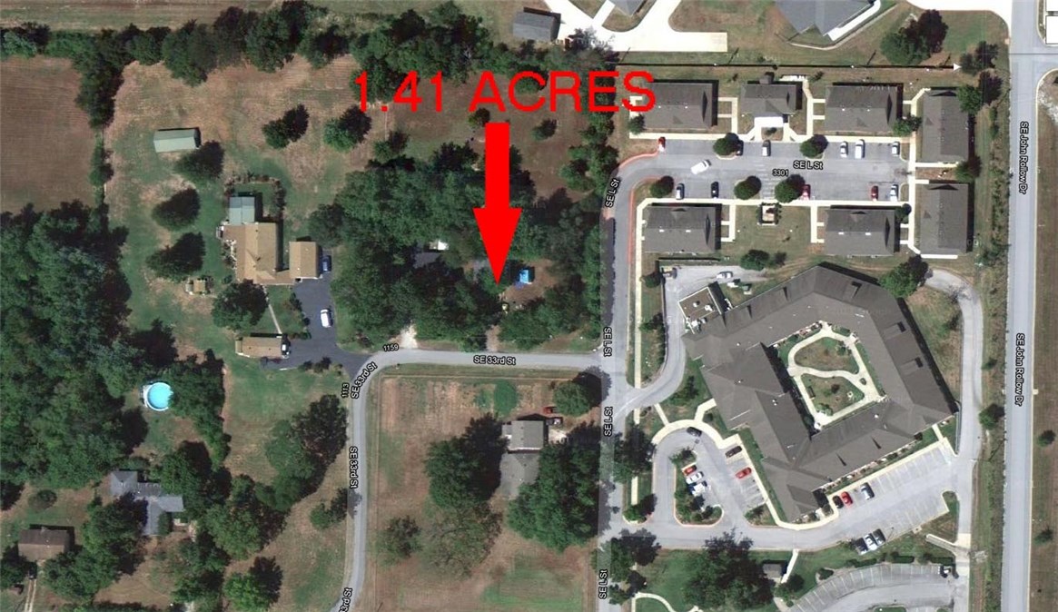 Investors dream location, prime spot for multiple housing or assisted living, chiropractor/ health care.