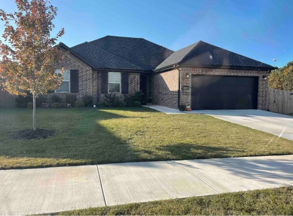 Don't miss out on this charming 3-bed, 2-bath home in Woodridge. Located just off of Wedington, you'll enjoy easy access to I-49, Walmart Neighborhood Market, Planet Fitness, Starbucks, the U of A, and a variety of dining and entertainment options. This home features an inviting open concept layout with a spacious living area, kitchen, & breakfast nook. As a bonus, the washer, dryer, & refrigerator are all included. Schedule your showing today!