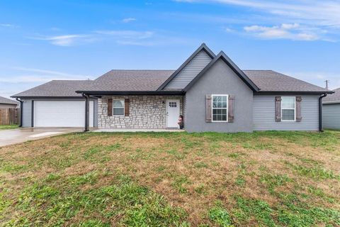 Photo of 13563 Paisley Road, Neosho, MO 64850 (MLS # 1329603)