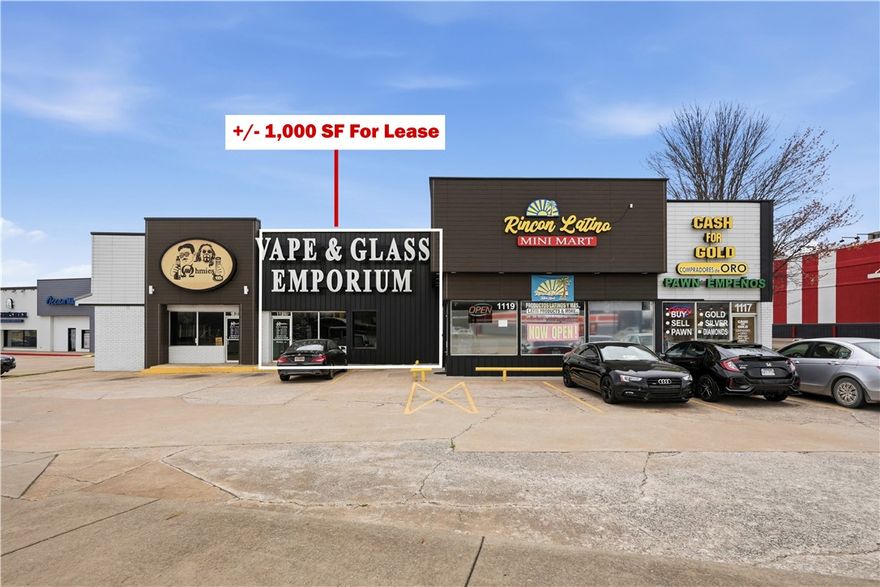 Prime +/- 1,000 SF retail space available for lease in a high traffic corridor just off Hwy 412, which sees approx. 29,000 VPD. This well positioned suite features a wide open retail floor, ideal for flexible merchandising or showroom layout, along with a restroom and a dedicated storage closet for operational efficiency. Large storefront windows provide excellent natural light and strong visibility, perfect for showcasing products and attracting passing traffic. The property is surrounded by established national retailers including KFC, Sonic, AutoZone, O'Reilly Auto Parts, Walmart, Dollar Tree, and others, driving consistent customer activity to the area. Offered on a NNN lease structure with a 3 year term, this space presents a great opportunity for retailers seeking visibility, accessibility, and proximity to major national brands.
