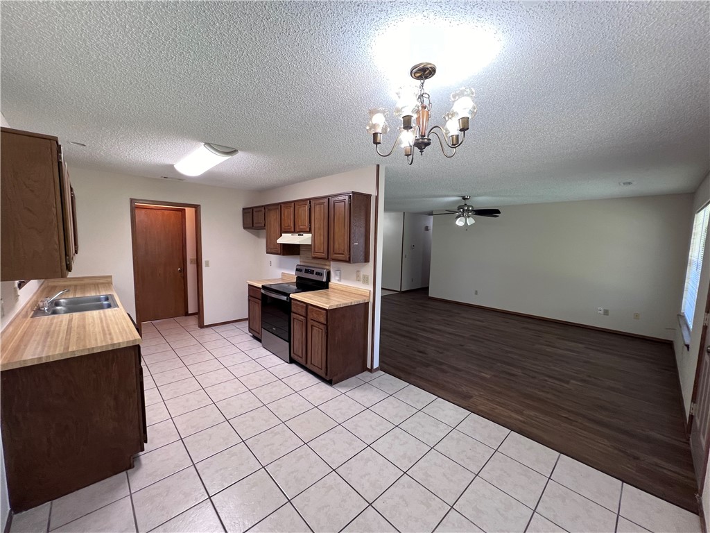 Sundance Acres Ph 4 Rogers - Residential Lease