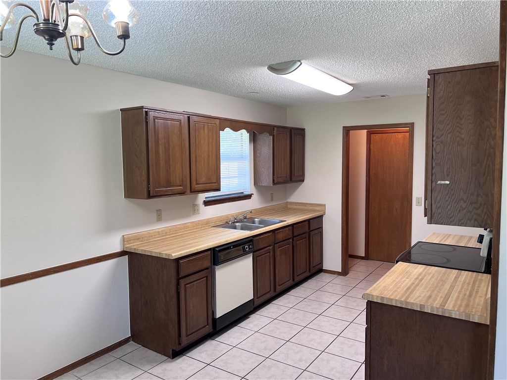 Sundance Acres Ph 4 Rogers - Residential Lease