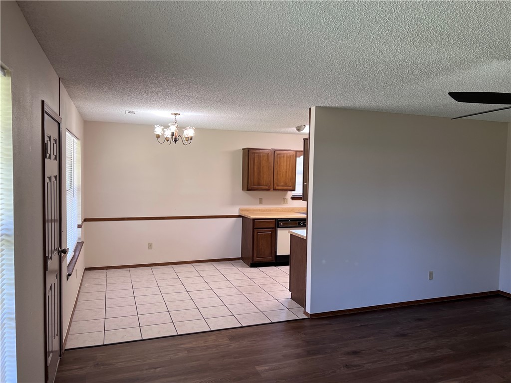 Sundance Acres Ph 4 Rogers - Residential Lease