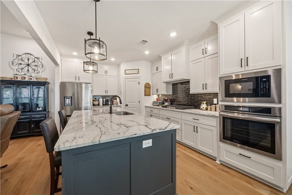 1110 WHISTLER ST, BENTONVILLE, AR 72713 - Image 992e76643fe7dfdba19ac61da97bc433/2073865111