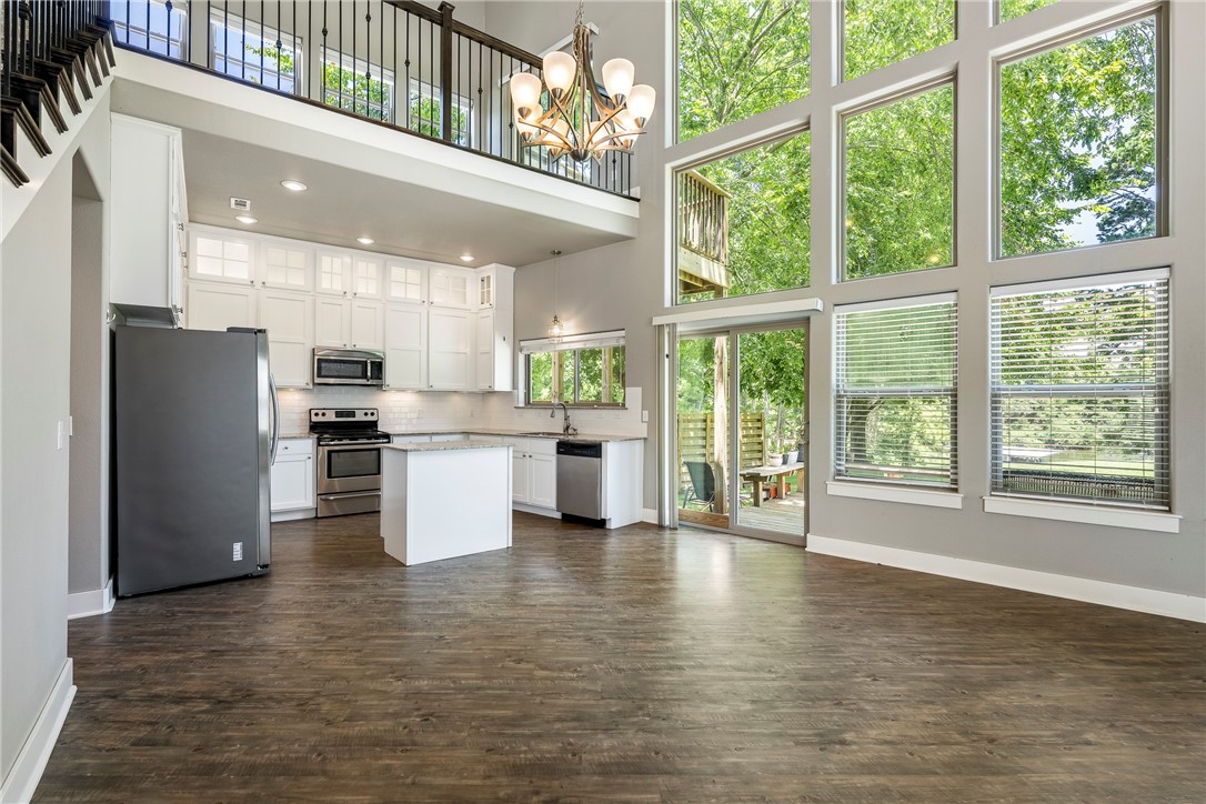 War Eagle Bay - Residential