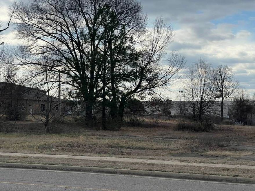 Excellent Commercial Lot in Prime Growth Area!
Discover 3.58 acres of prime commercial land located in a rapidly growing and thriving area of town. Just minutes from the interstate, this property offers outstanding visibility and convenient access—making it an ideal location for a wide range of commercial developments. Surrounded by established businesses and new construction, the area is bustling with activity and poised for continued growth. Whether you're looking to build retail, office space, or a mixed-use project, this is a rare opportunity to secure a strategic location in one of the most sought-after corridors in the region.