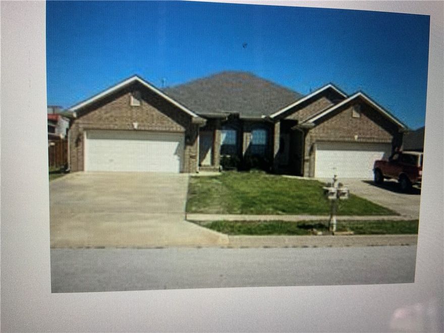 Excellent condition Pride of Ownership -- Close to U of A.  New washer and dryer--No Smoking  No Pets Duplex is vacant.