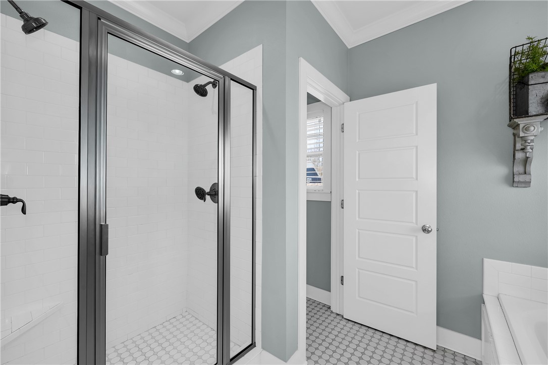 Hyde Park-Cave Springs - Residential