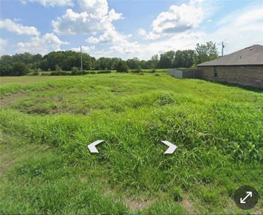 Ready to build your project, all utilities at site. this lot allows for multi-Family. Sewer, Water and electric at site. Strategically located near high growth area in Gentry.