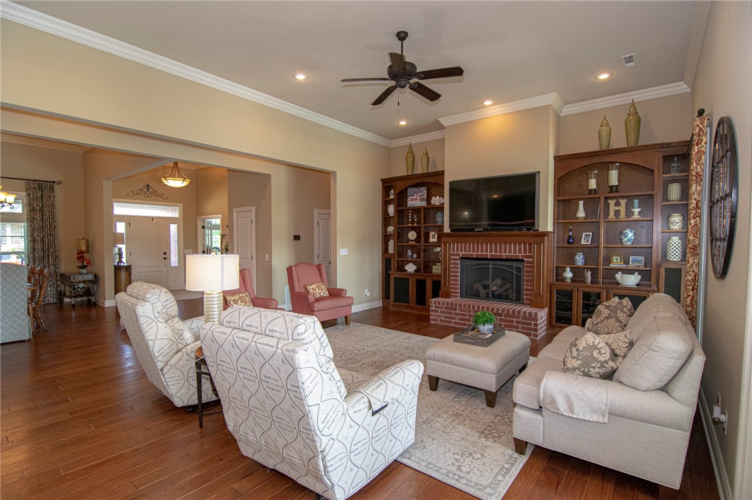 Ridgewood Sub Cave Spgs - Residential