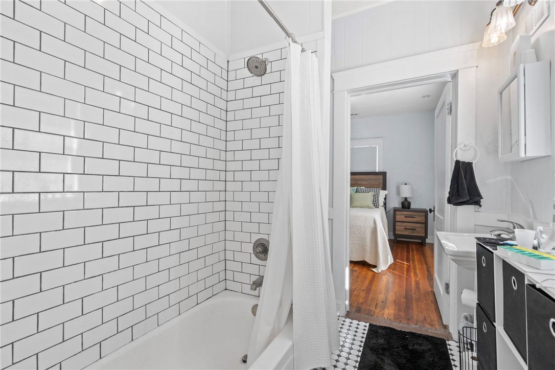 Plucks Add Gentry - Residential