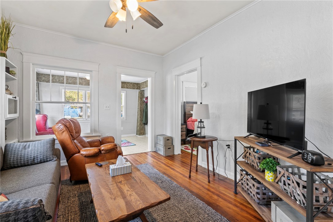 Plucks Add Gentry - Residential
