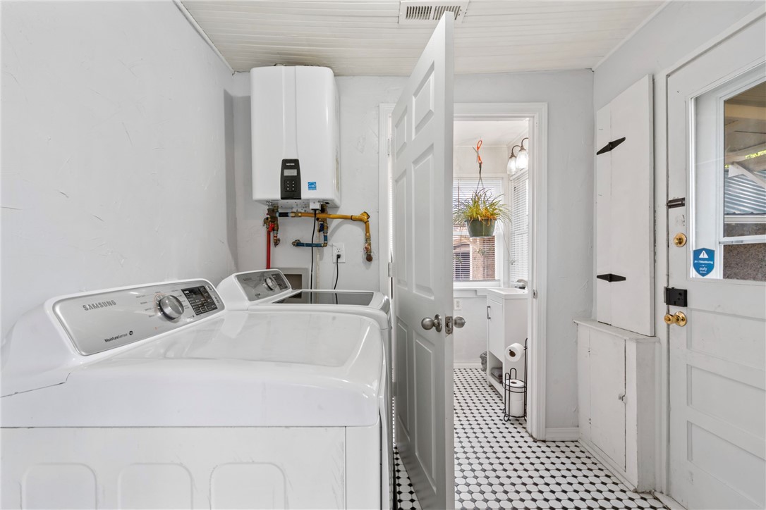 Plucks Add Gentry - Residential