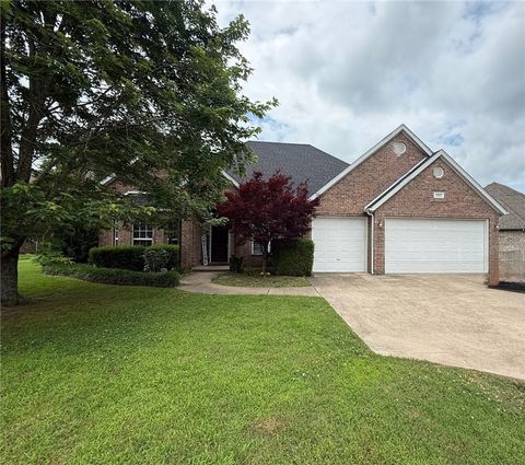 Photo of 1837 Pumpkin Ridge, Fayetteville, AR 72701 (MLS # 1349454)