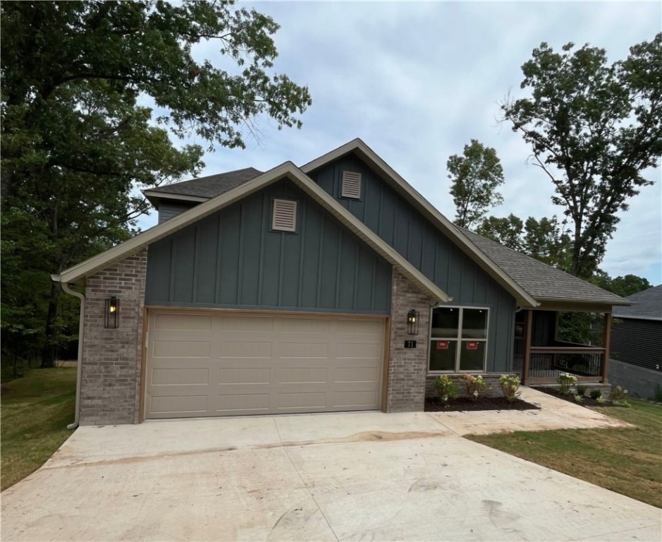 Welcome to your new home in the charming heart of Bella Vista, just a stone's throw from beautiful Lake Avalon! This two-story gem offers a spacious 2,154 square feet of comfort and style.
On the main level is the owner's suite and a office /bonua space, as well as an inviting open-concept kitchen, dining, and living area with a vaulted ceiling and fireplaceāperfect for gathering with family and friends. Plus, there's a great-sized pantry, laundry room, and a two-car garage.
Head upstairs to find two more bedrooms and a bathroom. This home is packed with great finishes, including 3 cm countertops and sleek Frigidaire Gallery appliances and more!
And let's not forget about the great outdoors! Youāre just a short walk from scenic lakes and bike trails, making it easy to enjoy nature. Plus, you're only a quick drive away from all the fantastic amenities Northwest Arkansas has to offer and zoned for Bentonville schools. Come check it out!