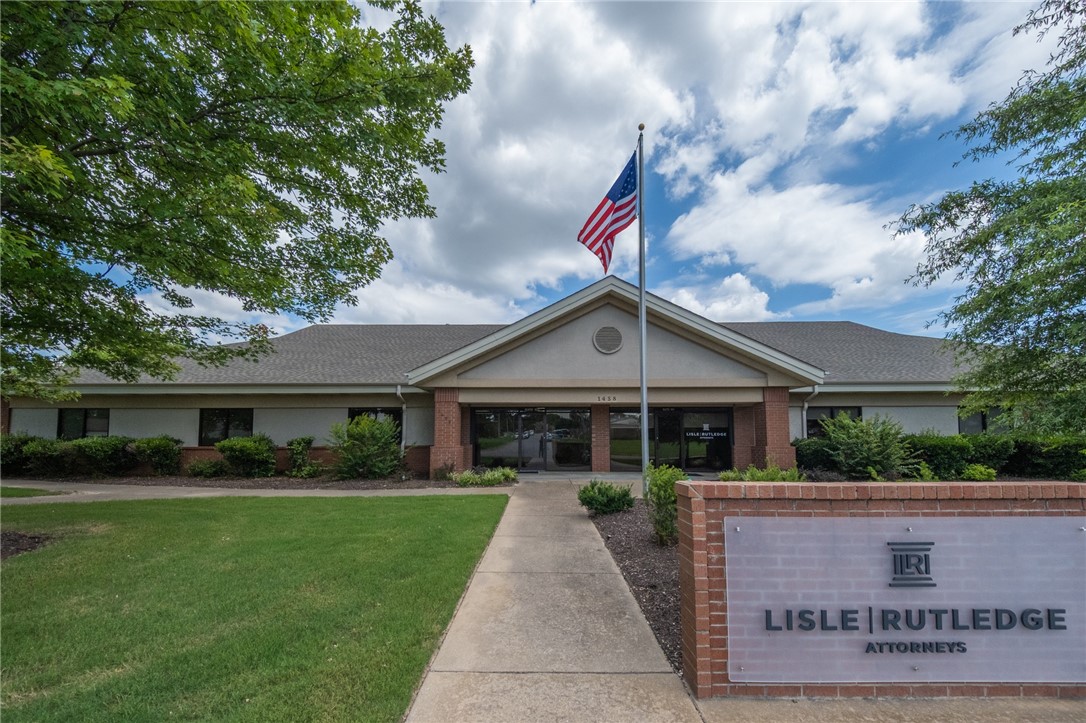 Central Springdale office location available now. Move-in ready space is currently set up with 4 lockable offices and 6 cubicle spaces. Modular walls and desks would allow for customization as needed. The restroom is complete with a shower allowing for bike riding to work, or working out during lunch. Take advantage of the great pricing on this well maintained space!