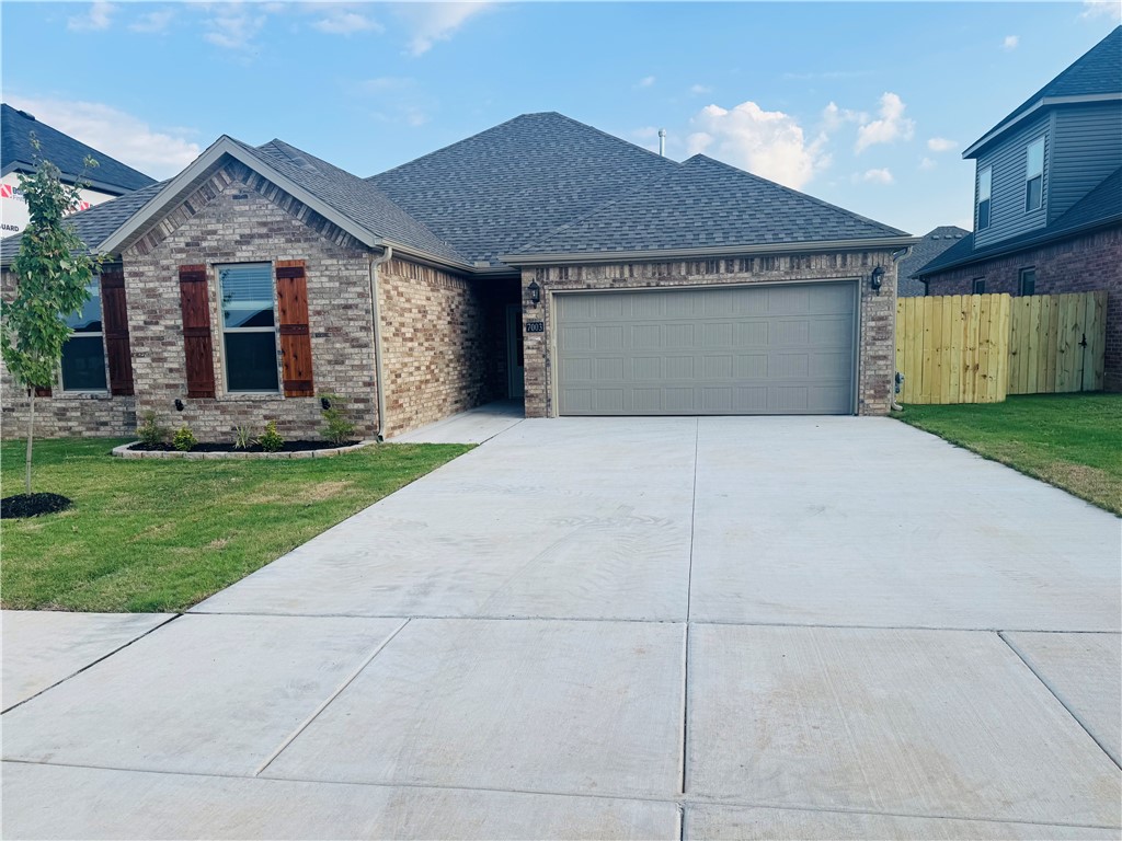 Welcome to your family home in Walnut Grove Estates. This Bentonville subdivision is located
just minutes from Vaughn Elementary, the airport, groceries, gas, & more. This gorgeous home includes so many upgrades. Granite countertops, custom built cabinets, large kitchen island, large
closets, split floor plan so much more. The master is a true retreat with a soaker tub, custom tile shower, & oversized walk-in closet. Fence & gutters included with purchase.
purchase price. Neighborhood pool & other POA amenities coming soon. You don't want to miss out on this
Directions:
one, because it won't last long.