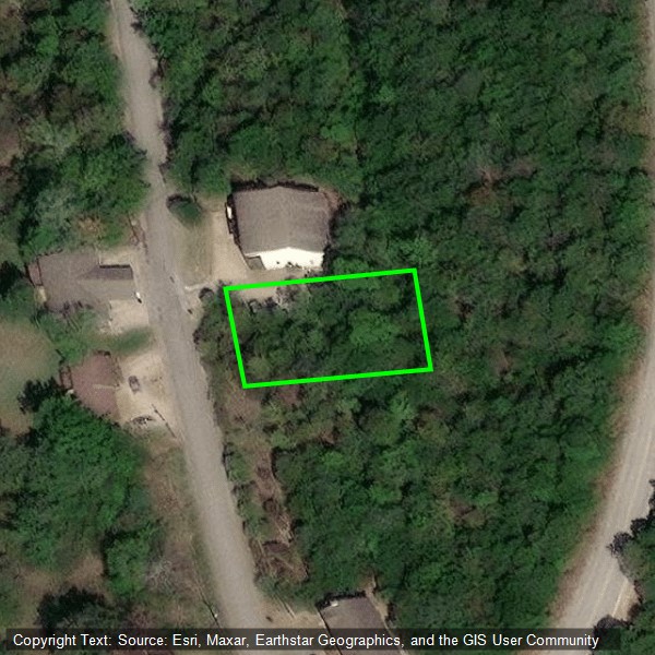 Build Your Multi-Family Investment Property in Holiday Island! 0.24 Acre R-3 Zoned Lot on Hillside Dr.
Looking for the perfect spot to invest? This 0.24 acre lot on Hillside Dr in Holiday Island, AR is zoned R-3 Multifamily, making it a rare find. Imagine building your own 4-plex: live in one unit, rent the others, and let your tenants (or Airbnb guests) help pay your mortgage.
Holiday Island is one of the Ozarksā hidden gemsāa popular spot for retirees, builders, first-time homebuyers, and investors. With Table Rock Lake, golf courses, and endless recreation nearby, itās a prime location for Airbnb or long-term rentals.
-0.24 acre multifamily building site
-Zoned R-3 Multifamily for maximum investment potential
-Great for Airbnb, retirees, first-time buyers, and investors
-Build a 4-plex, live in one, and rent the rest
-Close to shopping, dining, and Holiday Island amenities
Donāt waitāopportunities like this are rare! Secure your spot in Holiday Island and start building your income future today.
