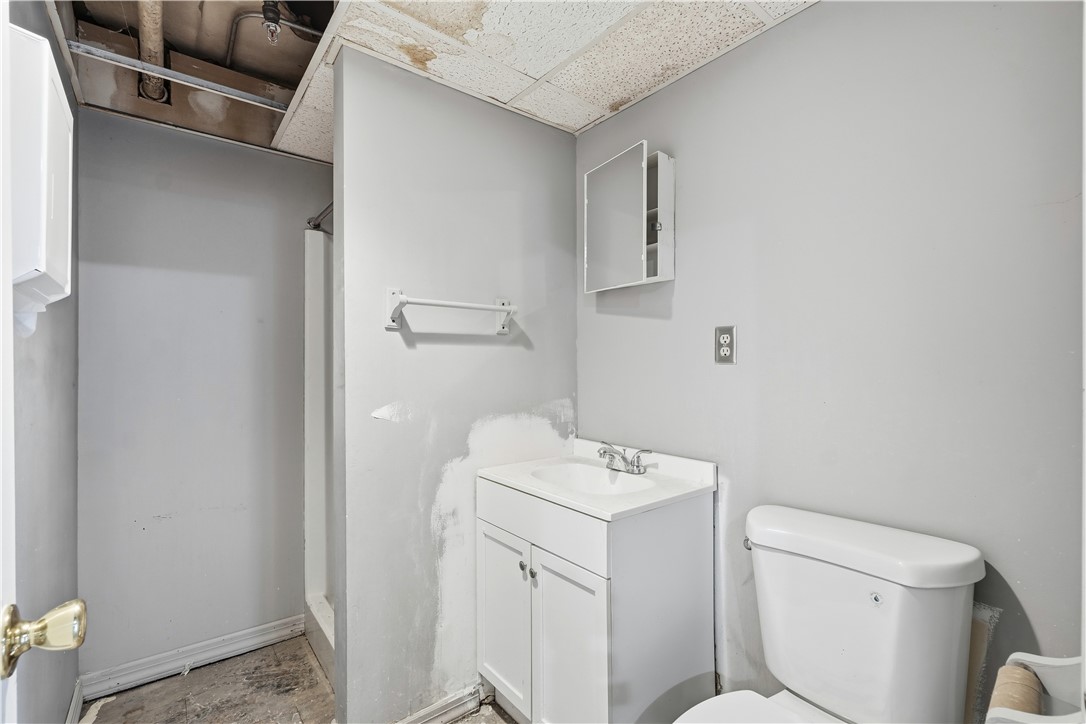 FAYETTEVILLE ORIGINAL - Commercial Lease