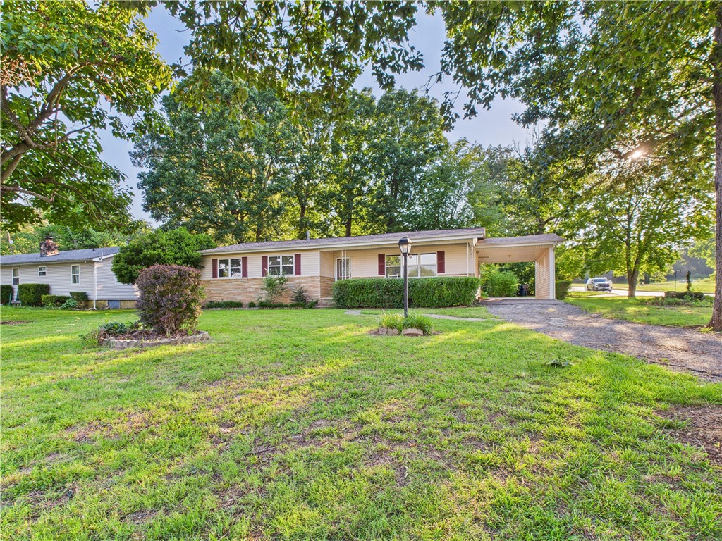 Charming 3-Bedroom, 2-Bath Home Near Shopping & Outdoor Recreation!
Welcome home to this beautifully maintained 3-bedroom, 2-bath residence located in a quiet, friendly neighborhood just minutes from Walmart, Home Depot, and all your daily conveniences. This move-in-ready gem features a spacious open floor plan, a bright and welcoming living area, and a modern kitchen—perfect for families or first-time buyers.
Nature lovers will appreciate being just a short drive from scenic lakes and rivers, perfect for weekend fishing, kayaking, or hiking adventures.
Highlights include:
3 spacious bedrooms & 2 full bathrooms with a fenced-in backyard, carport, & a garage.
Close proximity to Walmart, Home Depot, dining & schools
Easy access to beautiful lakes and rivers for outdoor recreation
Quiet, established neighborhood with great curb appeal.
Don’t miss your chance to own this fantastic property that combines convenience, comfort, and natural beauty. Schedule your showing today!
