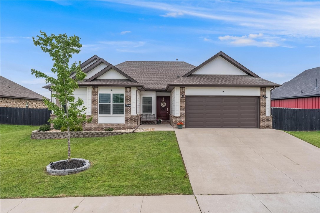 Tucked in the quiet Farmington Heights neighborhood, this home features an open-concept living room and dine-in kitchen—ideal for everyday living or entertaining. The split floor plan offers privacy with a spacious primary suite, walk-in closet, and private en suite. Cozy up by the gas fireplace or unwind on the screened-in back porch. The fully fenced backyard includes an 8x10 shed wired for electricity. Just minutes from Pop Williams Elementary, Creekside Park, and Farmington’s disc golf course—this home offers comfort, convenience, and community.