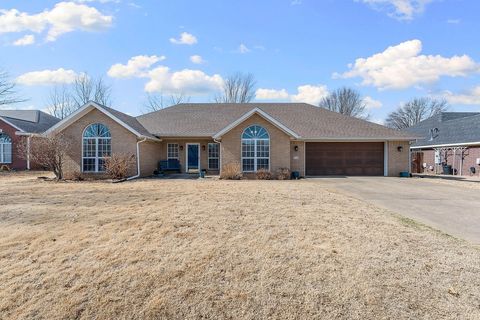 Photo of 310 Center Drive, Lowell, AR 72745 (MLS # 1334728)