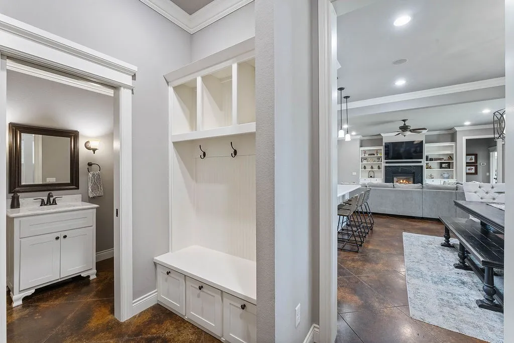 Centerton, Arkansas 72719, United States, 4 Bedrooms Bedrooms, ,5 BathroomsBathrooms,Residential,Pending,111552