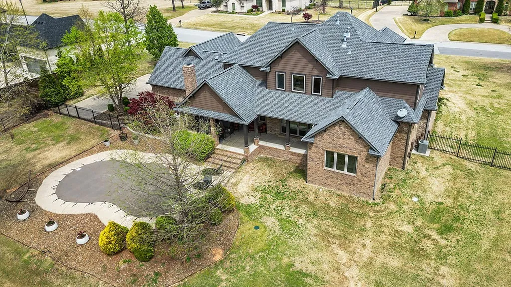 Centerton, Arkansas 72719, United States, 4 Bedrooms Bedrooms, ,5 BathroomsBathrooms,Residential,Pending,111552