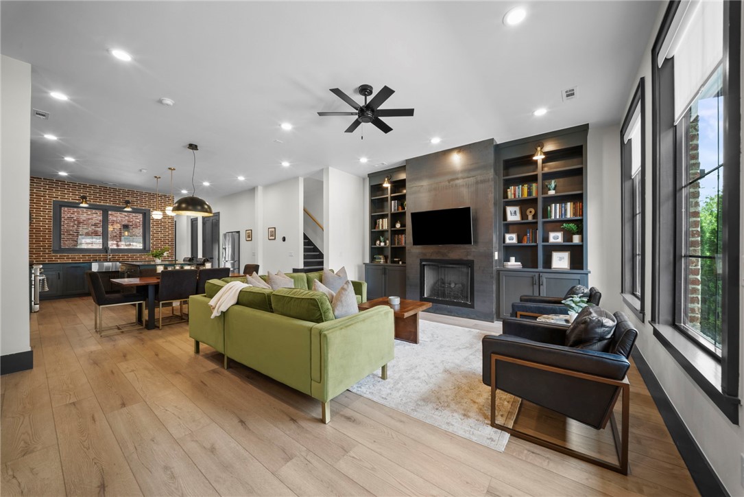 220 SE B Street