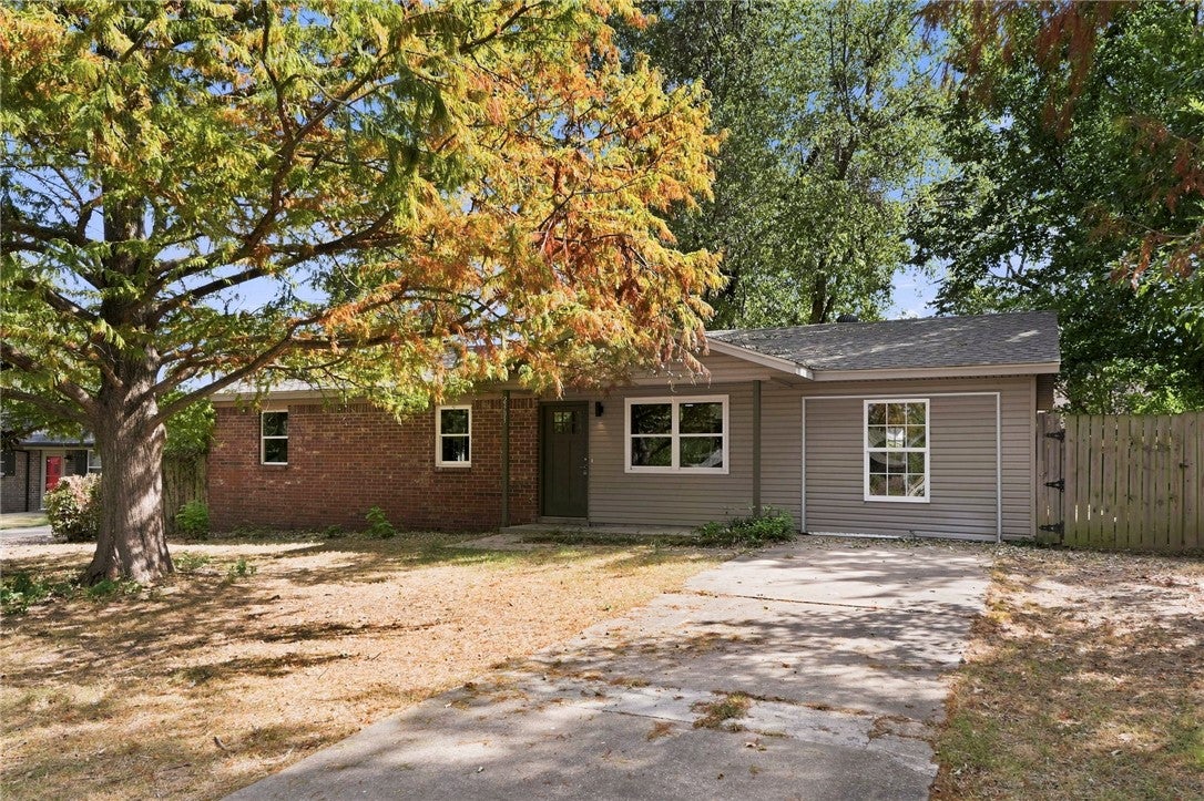 2303 Woodland Avenue