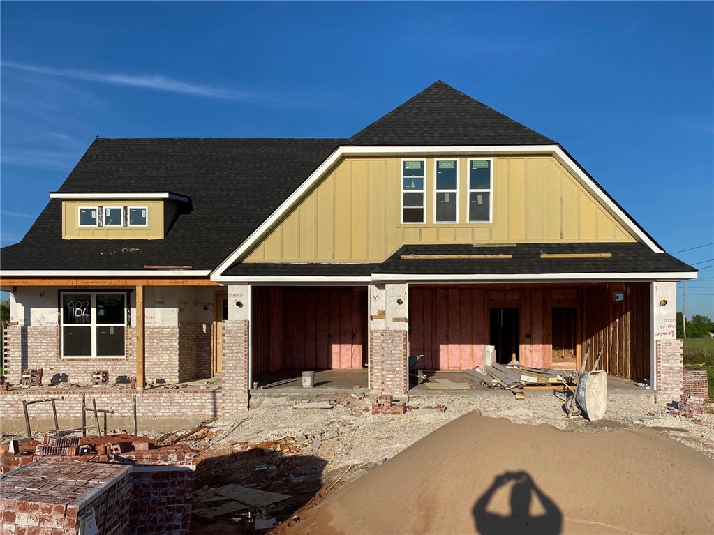Under Construction Estimated Completion date is June 30th 2020
Quality & Custom touches abound in this 2641 Sq Ft home located in NWA's newest exclusive subdivision Napa Estates. Located just off of 112, & just minutes to 412, I-49, the 412/612 Bypass, Har-Ber High, Hellstern Middle and the Har-Ber Shopping District this gorgeous home is built by Kinax Construction and features 4 bedrooms with bonus room, 3 1/2 baths covered rear patio & access to community pool!