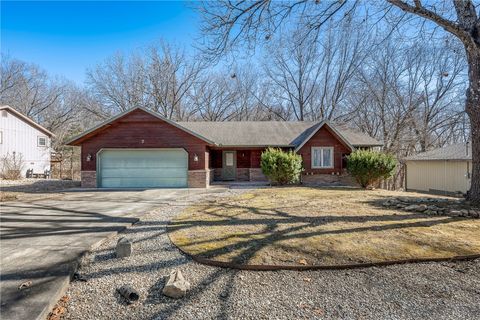 Photo of 7 Haslingden Lane, Bella Vista, AR 72715 (MLS # 1334174)