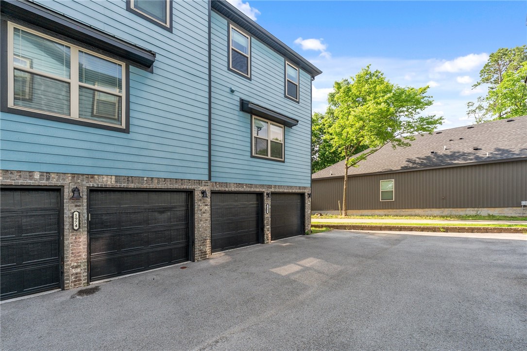 Bourbon Street Twnhms Hpr - Residential