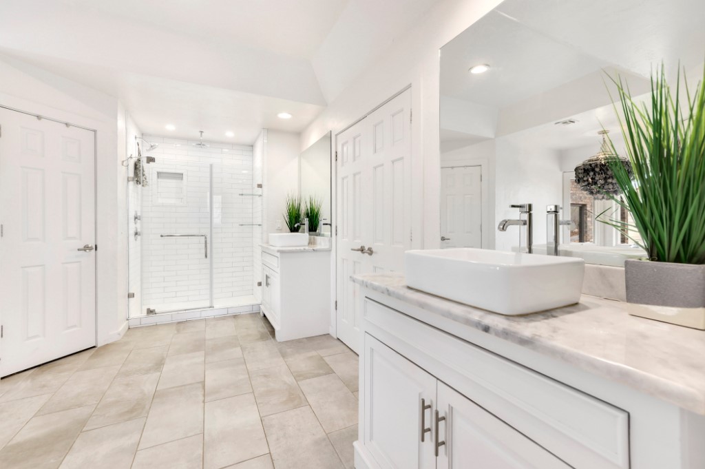 Hawks Landing On Beaver Lake Rurban - Residential