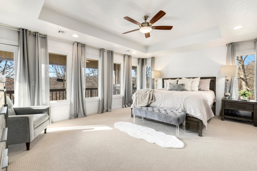 Hawks Landing On Beaver Lake Rurban - Residential