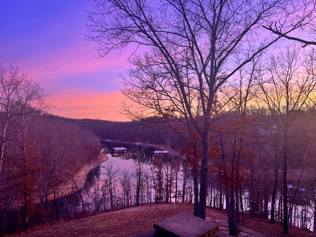 Hawks Landing On Beaver Lake Rurban - Residential