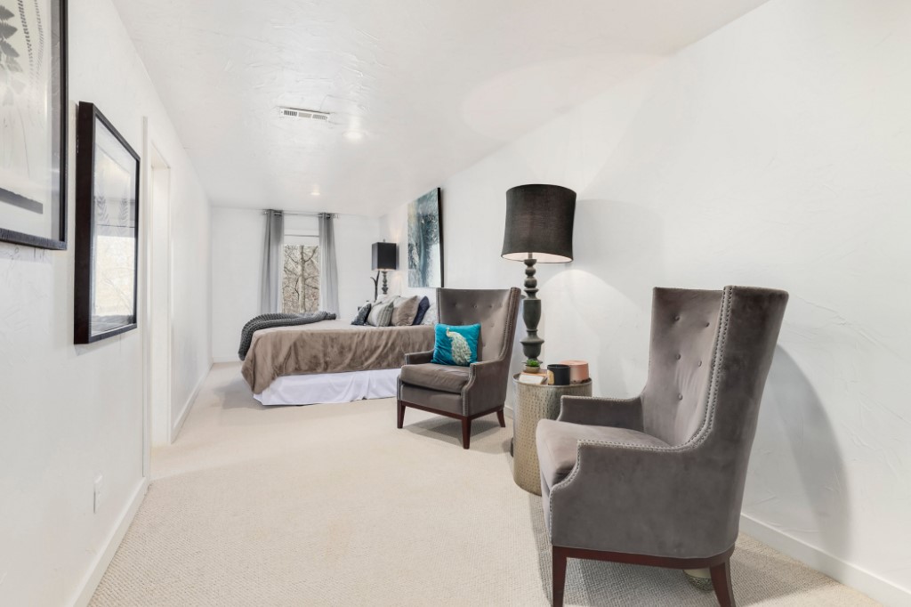 Hawks Landing On Beaver Lake Rurban - Residential