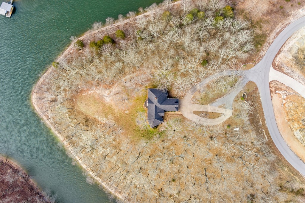 Hawks Landing On Beaver Lake Rurban - Residential