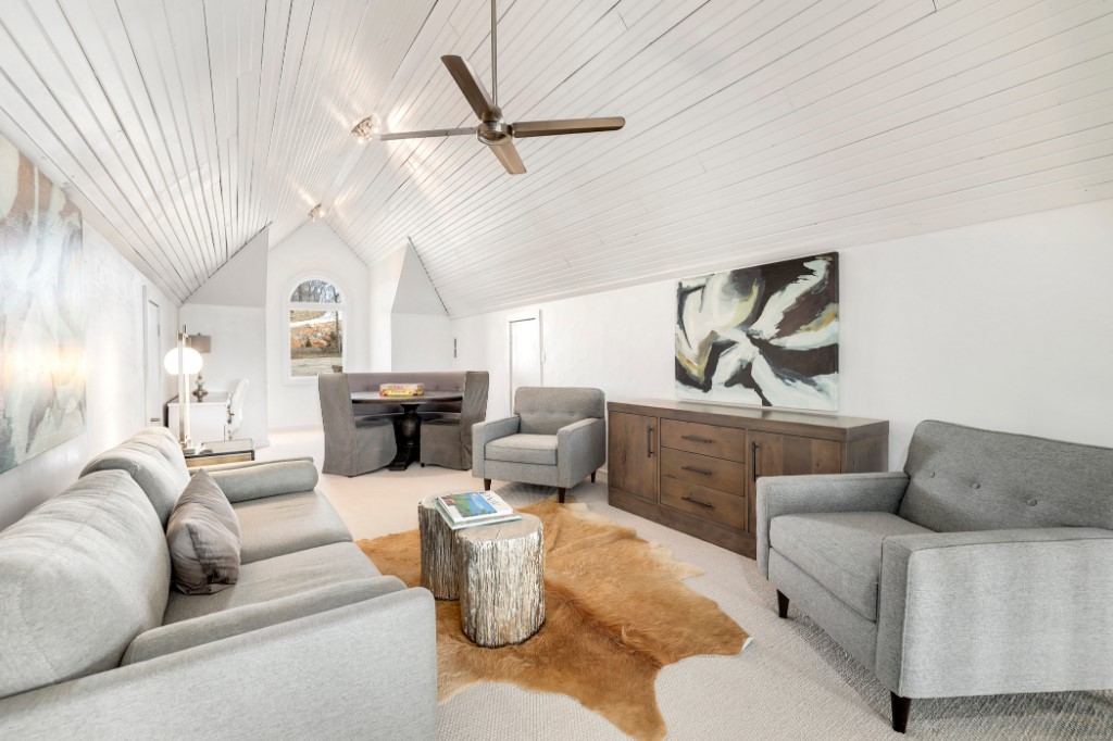 Hawks Landing On Beaver Lake Rurban - Residential