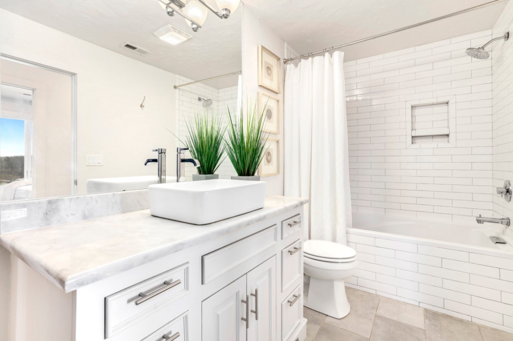 Hawks Landing On Beaver Lake Rurban - Residential